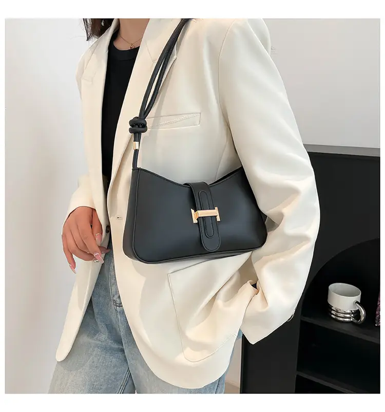Red Luxurious Shoulder Crossbody Bag with Gold Clasp — feature 22