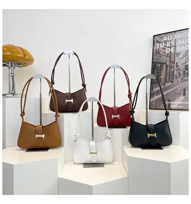 Red Luxurious Shoulder Crossbody Bag with Gold Clasp — feature 24