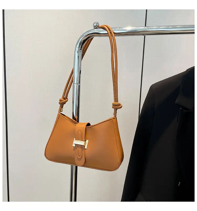 Red Luxurious Shoulder Crossbody Bag with Gold Clasp — feature 25