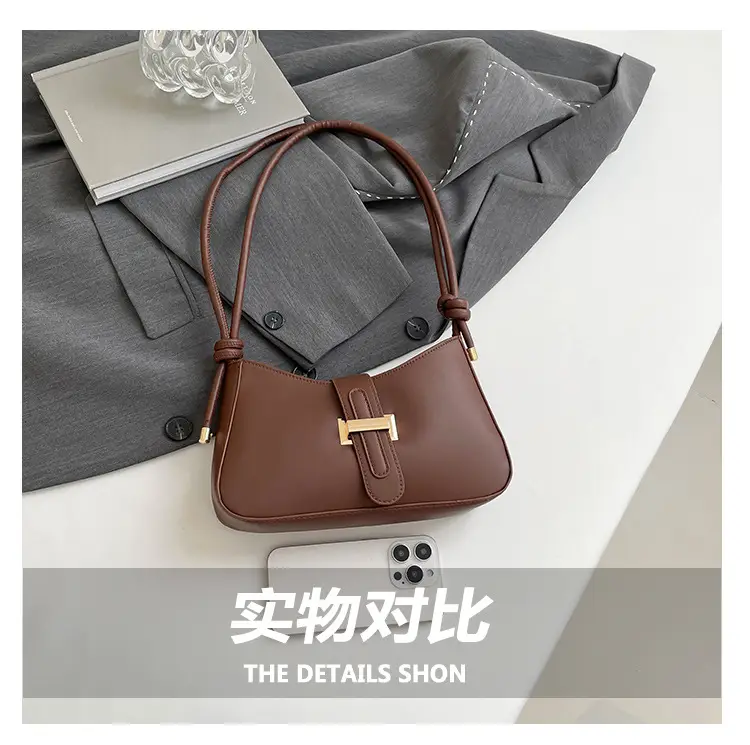 Red Luxurious Shoulder Crossbody Bag with Gold Clasp — feature 5