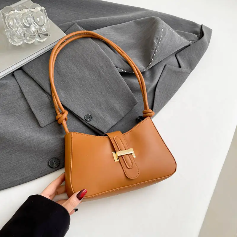 Red Luxurious Shoulder Crossbody Bag with Gold Clasp - Image 4