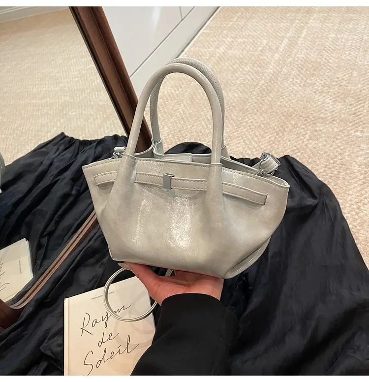 High-End Fashion Bucket Bag 2026 Spring and Summer New Casual Versatile Shoulder Bag for Work and Commuting Crossbody Bag — feature 11