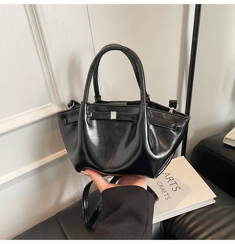 High-End Fashion Bucket Bag 2026 Spring and Summer New Casual Versatile Shoulder Bag for Work and Commuting Crossbody Bag — feature 13