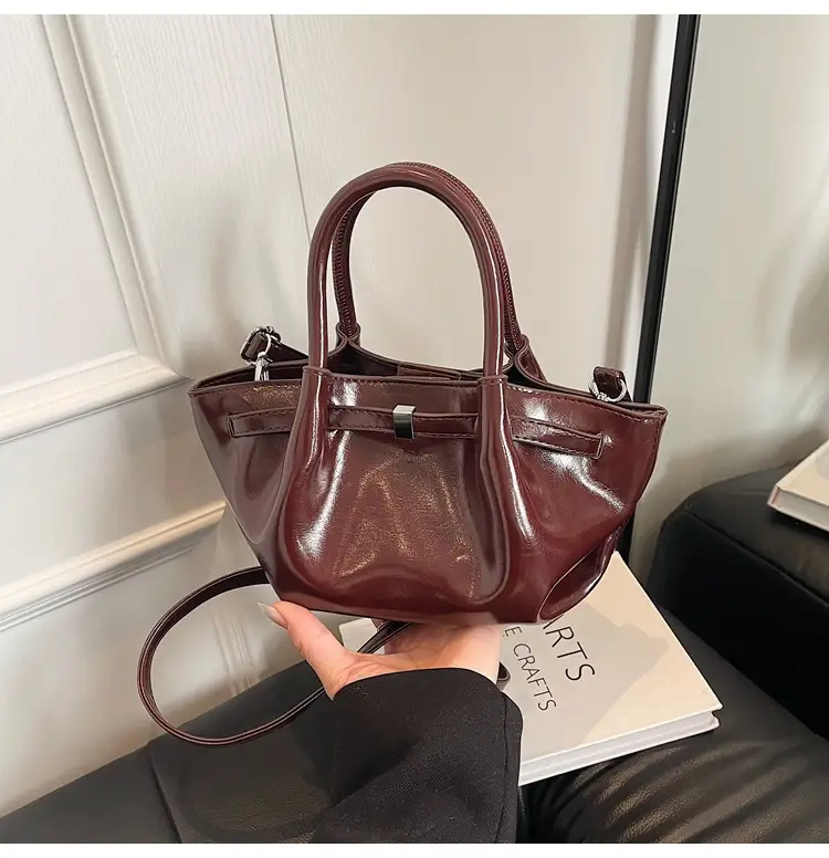 High-End Fashion Bucket Bag 2026 Spring and Summer New Casual Versatile Shoulder Bag for Work and Commuting Crossbody Bag — feature 14