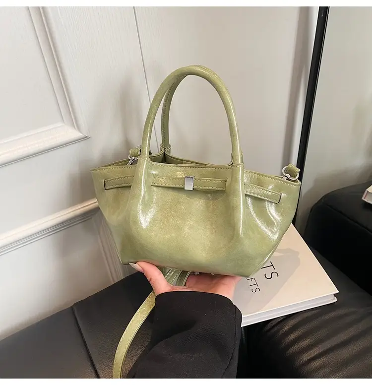 High-End Fashion Bucket Bag 2026 Spring and Summer New Casual Versatile Shoulder Bag for Work and Commuting Crossbody Bag — feature 16