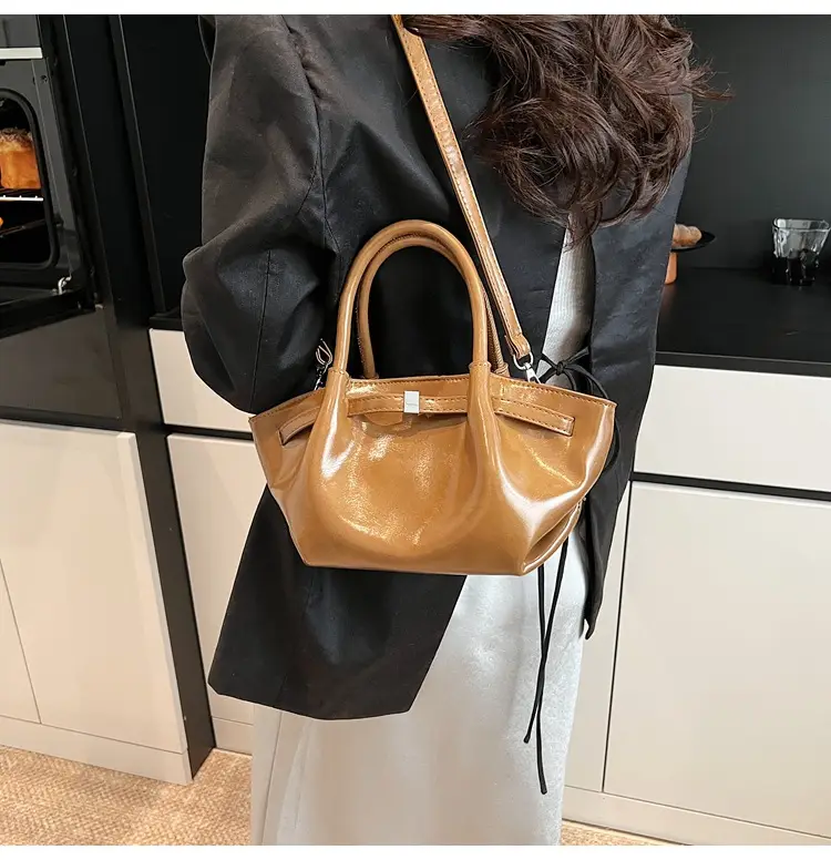 High-End Fashion Bucket Bag 2026 Spring and Summer New Casual Versatile Shoulder Bag for Work and Commuting Crossbody Bag — feature 18