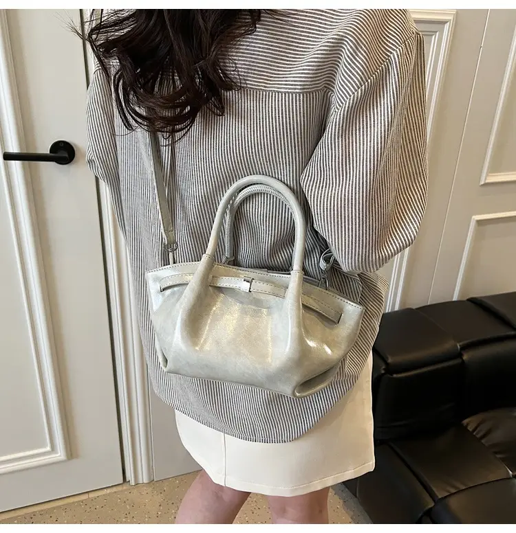 High-End Fashion Bucket Bag 2026 Spring and Summer New Casual Versatile Shoulder Bag for Work and Commuting Crossbody Bag — feature 22
