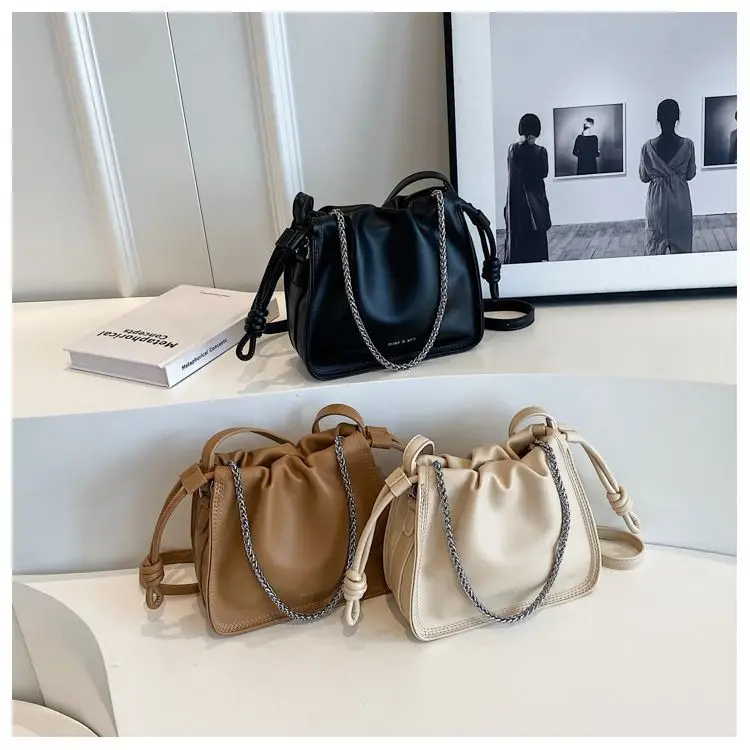 Black Pleated Shoulder Bag for Women New 2026 — feature 10
