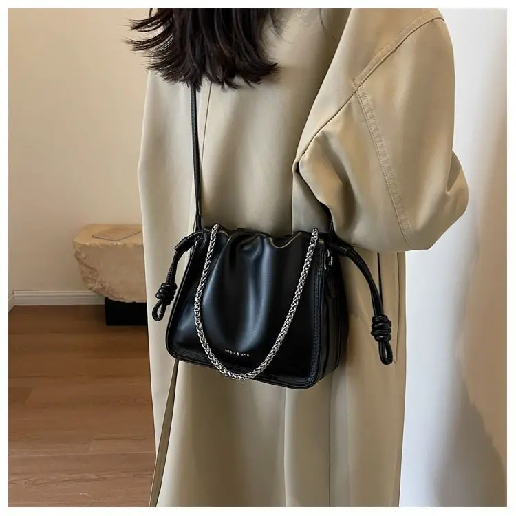 Black Pleated Shoulder Bag for Women New 2026 — feature 12