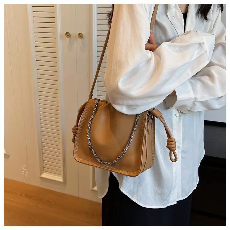 Black Pleated Shoulder Bag for Women New 2026 — feature 17