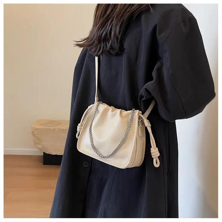 Black Pleated Shoulder Bag for Women New 2026 — feature 19