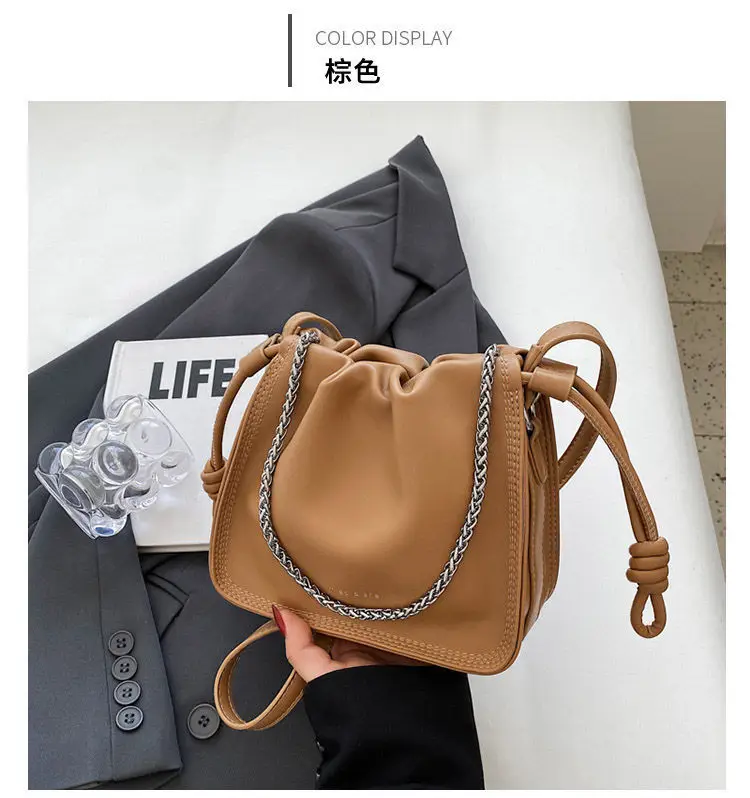 Black Pleated Shoulder Bag for Women New 2026 — feature 23