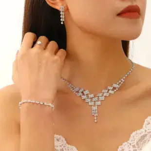 Gold Zircon Clavicle Chain Necklace for Women — feature 3