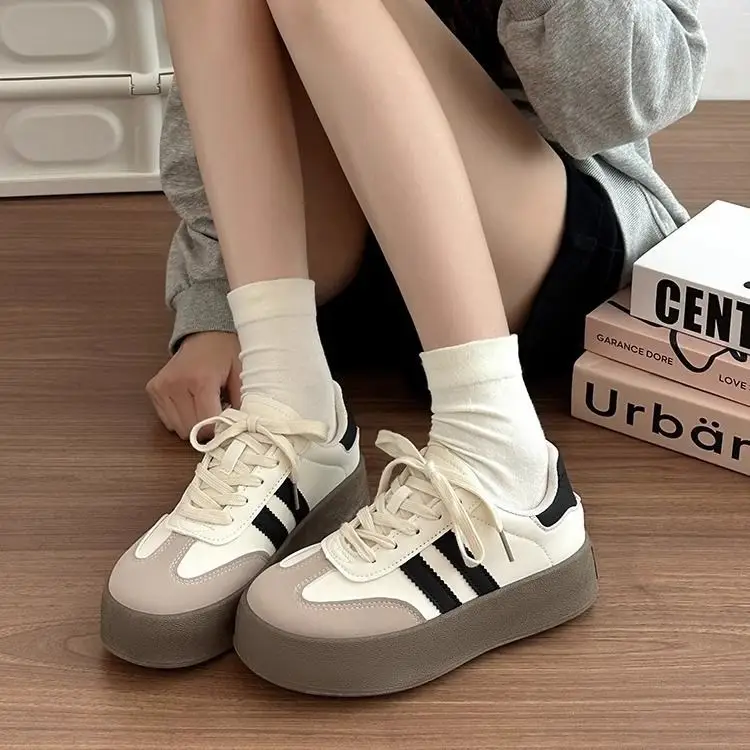Desun Women's Shoes 2025 Spring and Autumn New Thick Sole Retro White Shoes Casual Forrest Gump Shoes All-match Sports Sneakers - Image 4