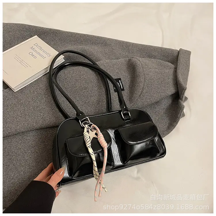 Black Korean Style Double-Pocket Shoulder Bag - Image 4