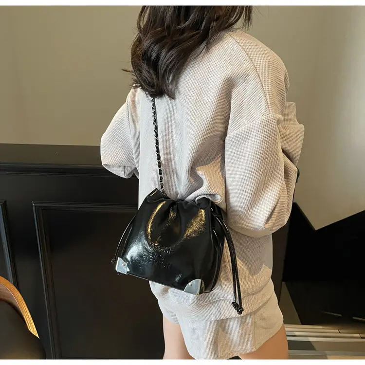 Pink Chain Shoulder Bag for Women 2025 — feature 27
