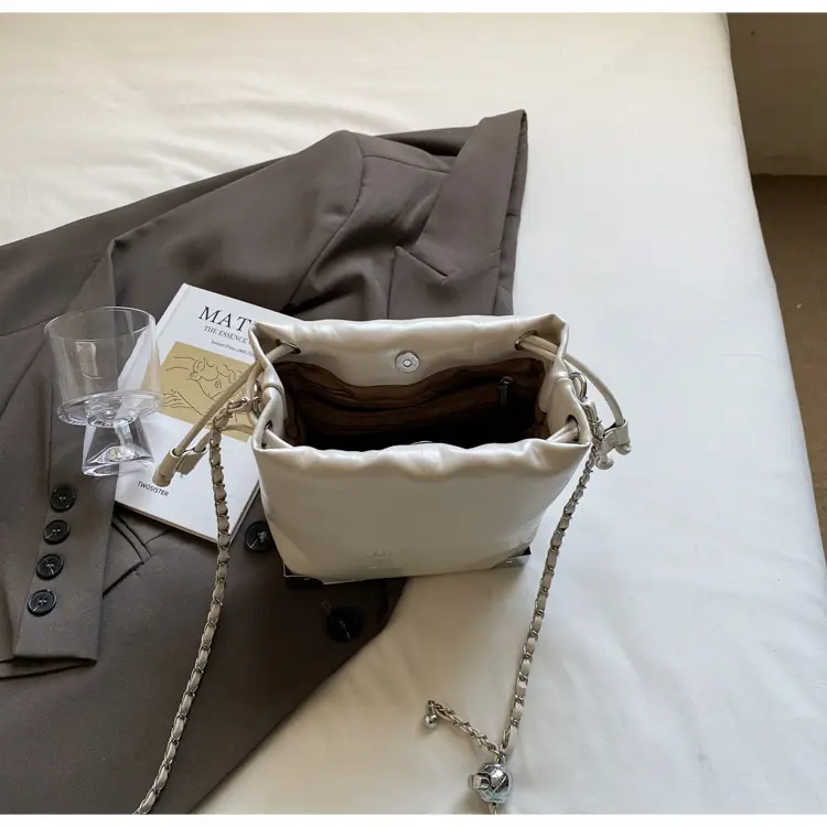 Pink Chain Shoulder Bag for Women 2025 — feature 8