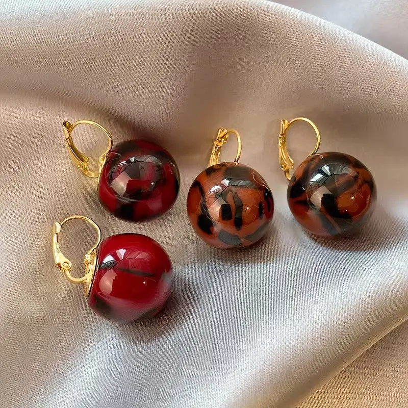 Retro Leopard Beaded Earrings Gold Plated — feature 6