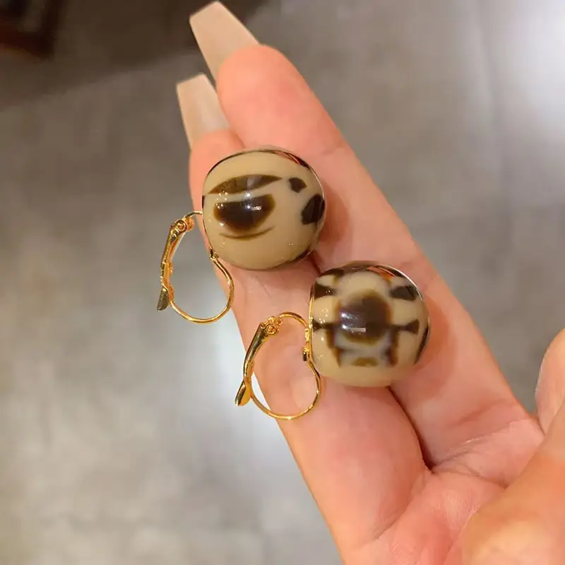 Retro Leopard Beaded Earrings Gold Plated — feature 8