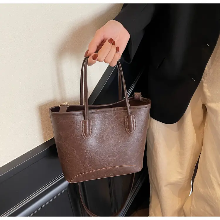 2025 Spring Shoulder Bag Women Large Capacity Beige Black — feature 28