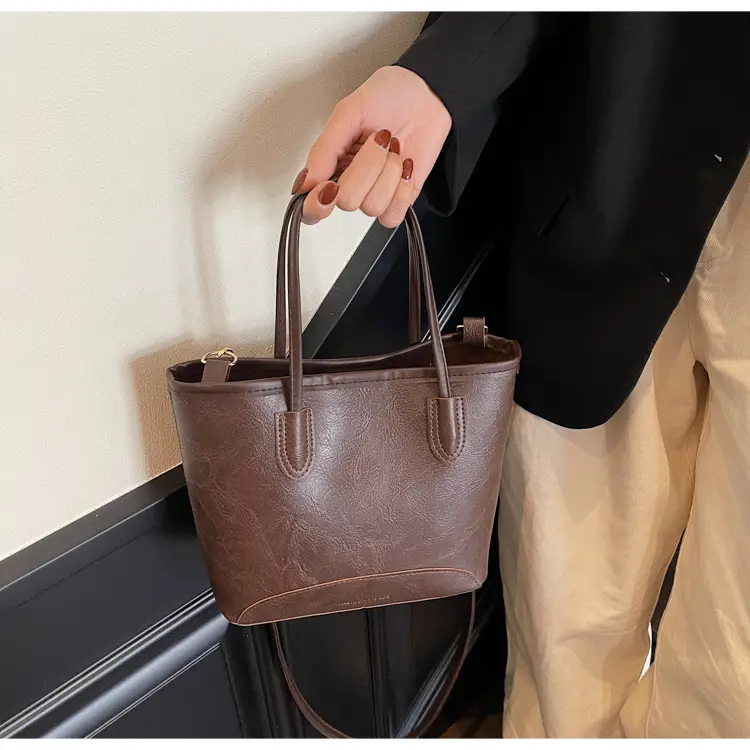 2025 Spring Shoulder Bag Women Large Capacity Beige Black — feature 29