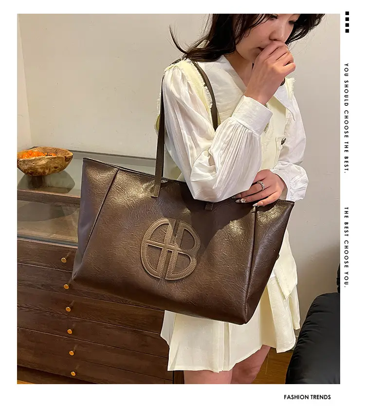 Women's Cream Leather Shoulder Bag with Logo, 2026 Spring Summer Use — feature 12