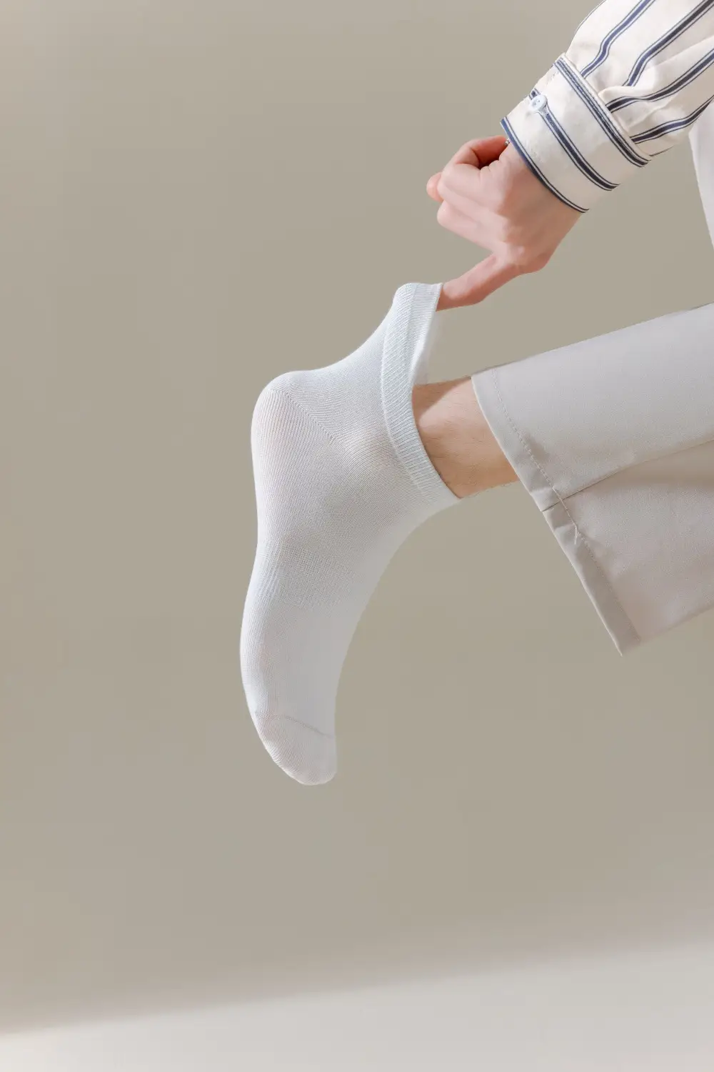 Socks men's spring and summer cotton short lifting ear antibacterial deodorant men's socks sweat-absorbent mesh breathable men's sports socks wholesale — feature 11
