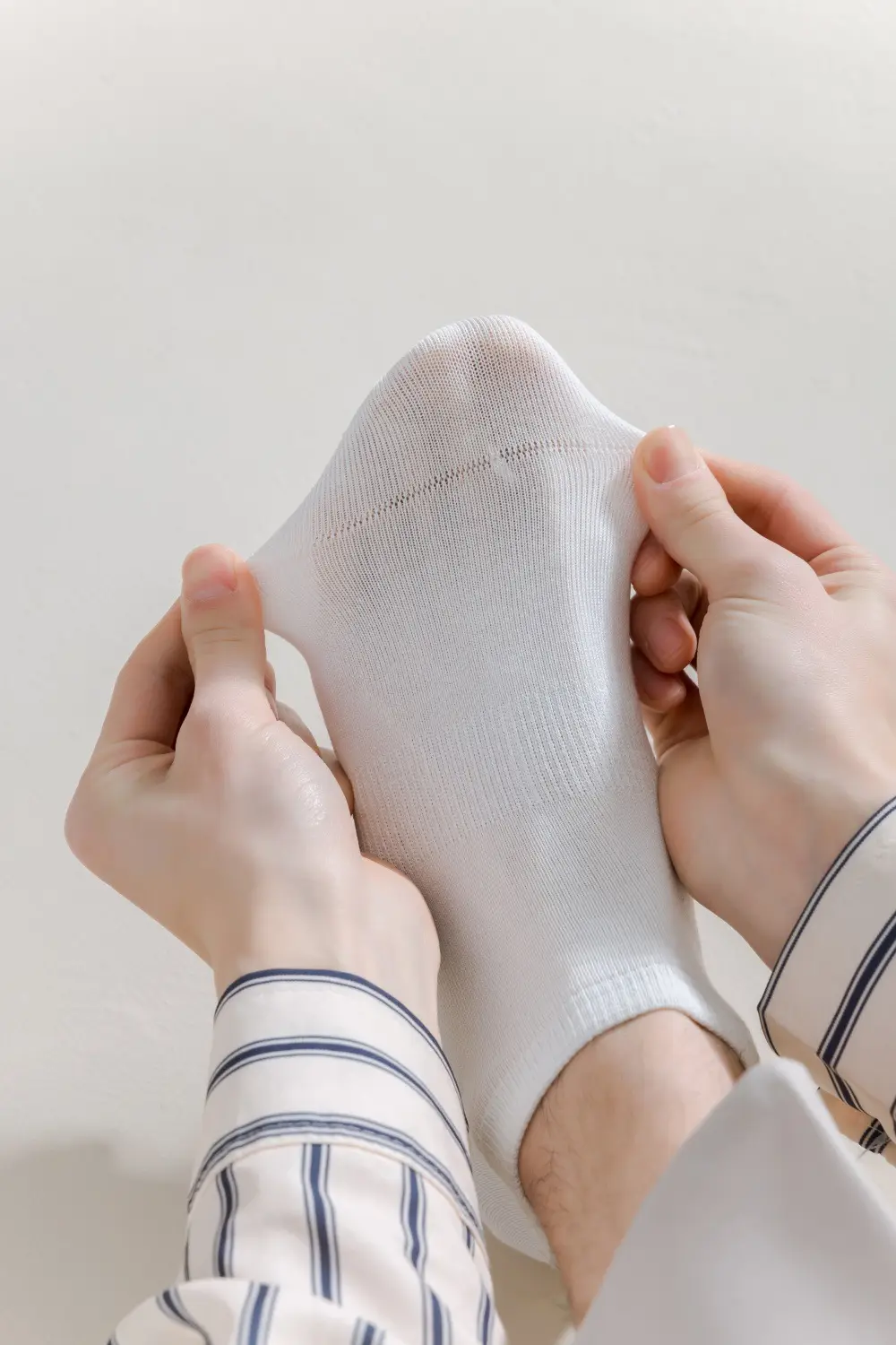 Socks men's spring and summer cotton short lifting ear antibacterial deodorant men's socks sweat-absorbent mesh breathable men's sports socks wholesale — feature 13