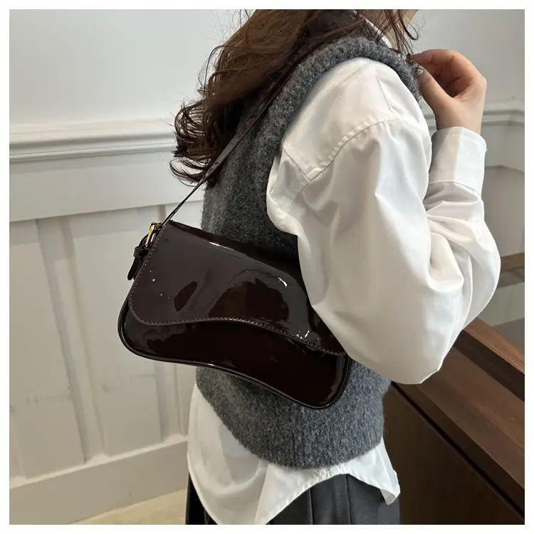 Black Patent Leather Shoulder Bag for Women 2025 — feature 13