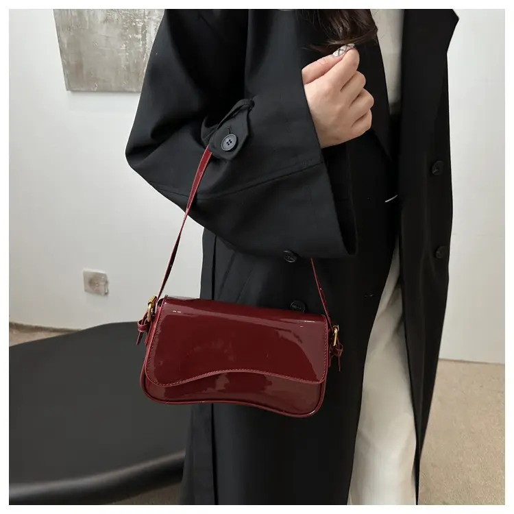 Black Patent Leather Shoulder Bag for Women 2025 — feature 15