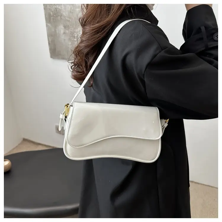 Black Patent Leather Shoulder Bag for Women 2025 — feature 16