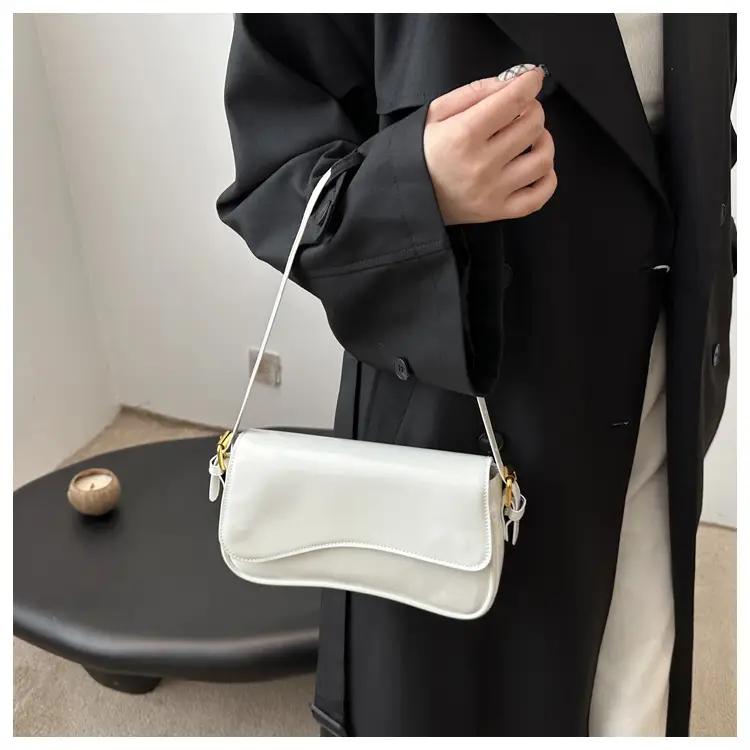 Black Patent Leather Shoulder Bag for Women 2025 — feature 17
