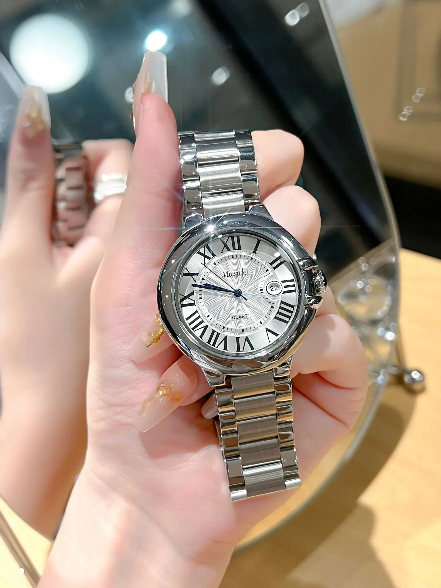 Classic Roman Calendar Steel Belt Watch for Men — feature 1