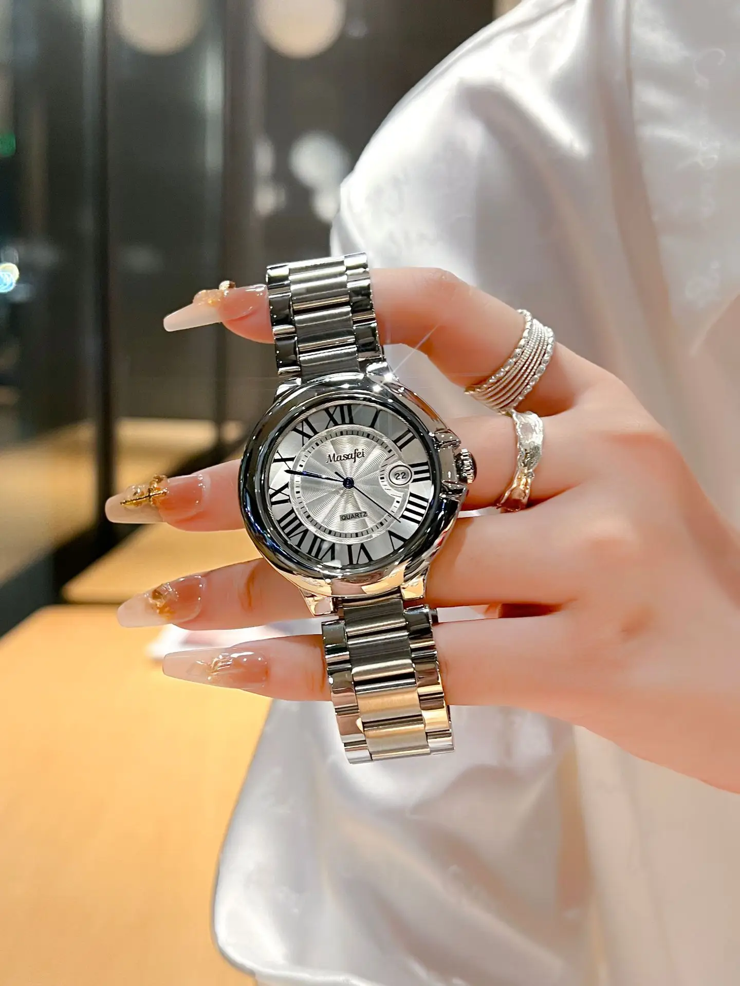 Classic Roman Calendar Steel Belt Watch for Men — feature 2