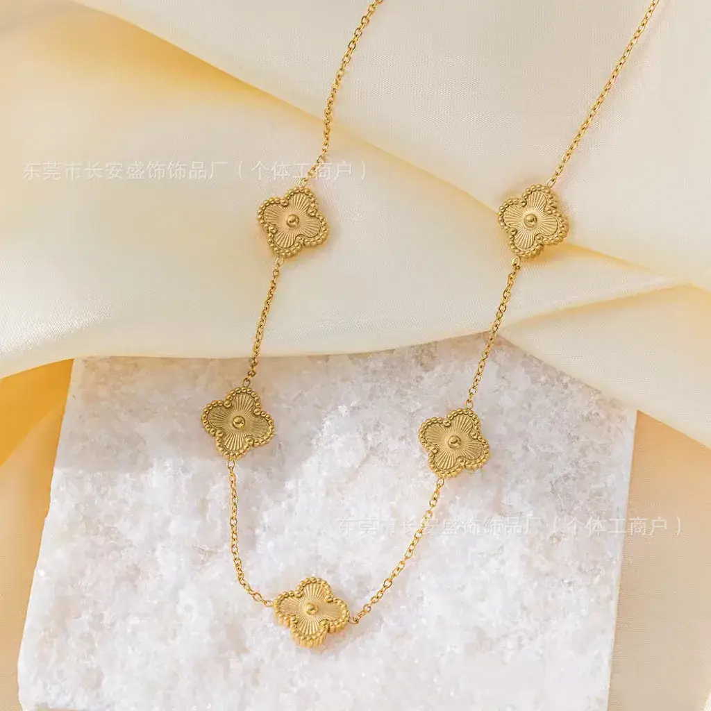 Laser Gold Four Leaf Clover Clavicle Bracelet for Women — feature 10