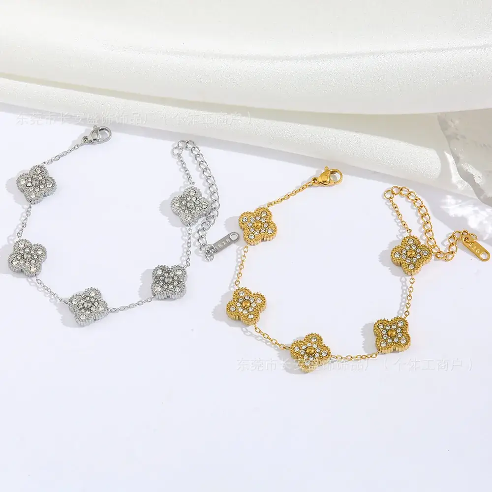 Laser Gold Four Leaf Clover Clavicle Bracelet for Women — feature 2