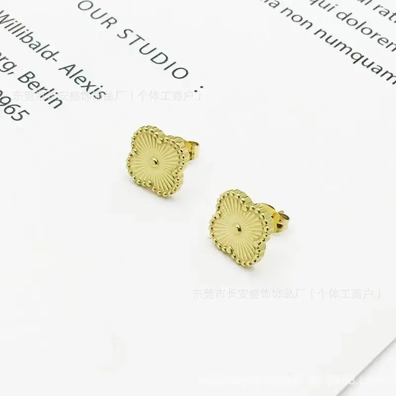 Laser Gold Four Leaf Clover Clavicle Bracelet for Women - Image 3