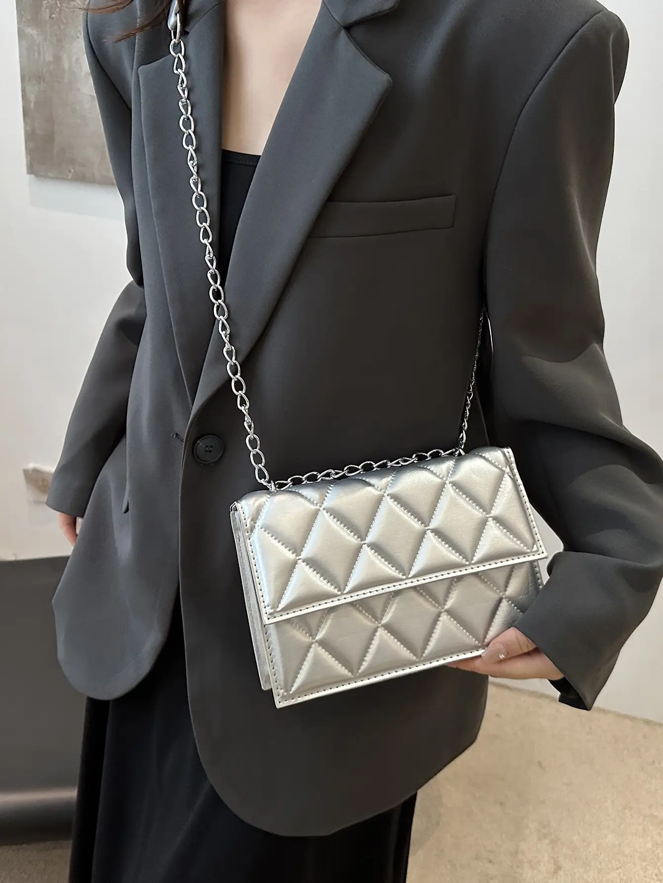 Black Rhombic Chain Crossbody Bag for Women - Image 11