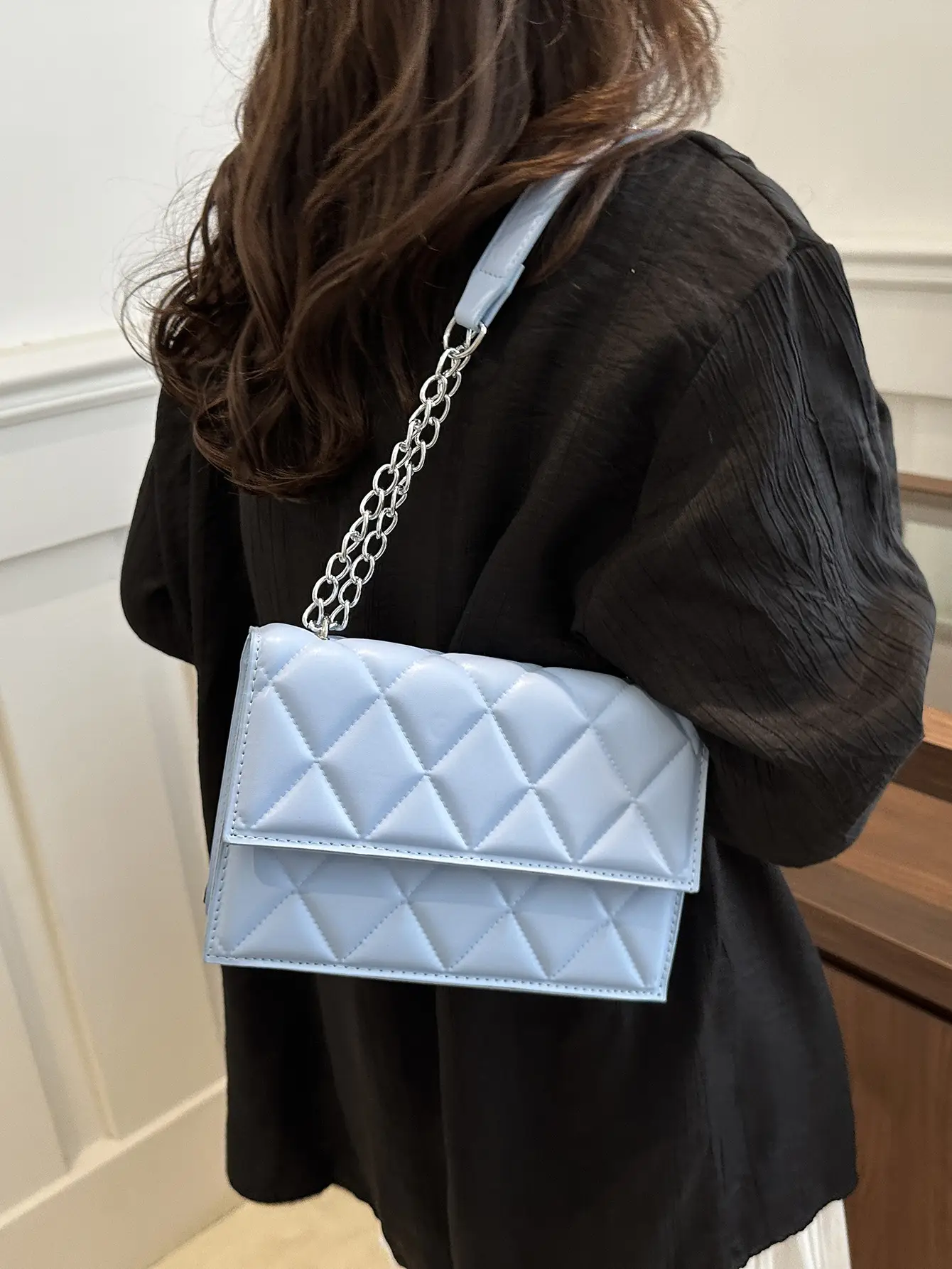 Black Rhombic Chain Crossbody Bag for Women - Image 12