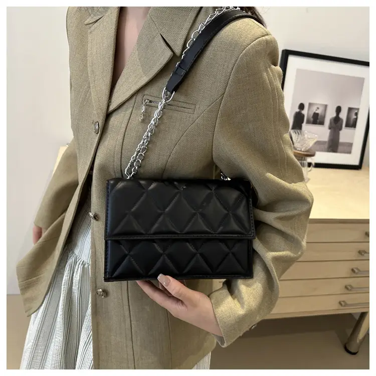 Black Rhombic Chain Crossbody Bag for Women — feature 16