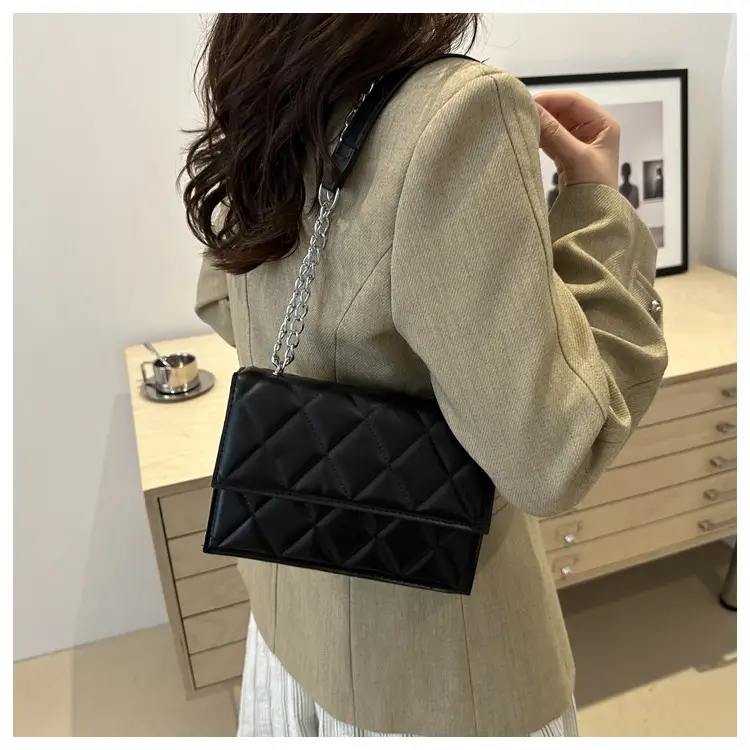 Black Rhombic Chain Crossbody Bag for Women — feature 17