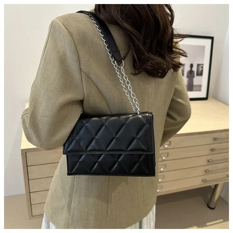Black Rhombic Chain Crossbody Bag for Women — feature 18