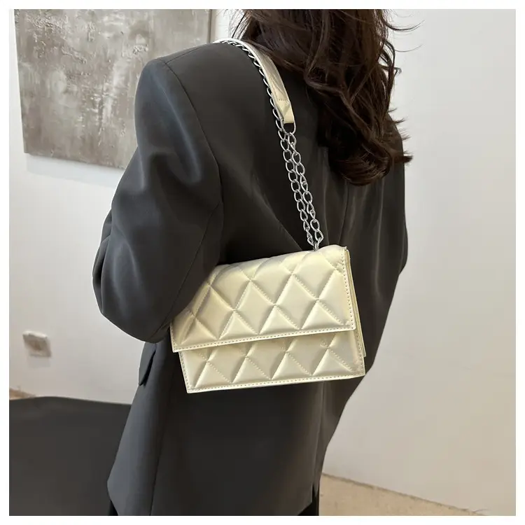 Black Rhombic Chain Crossbody Bag for Women — feature 20