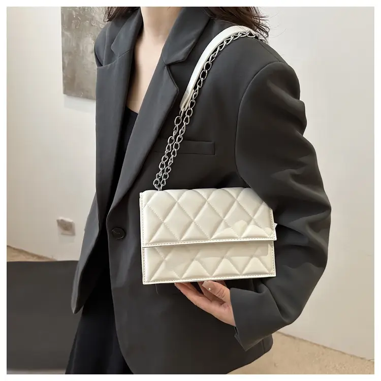 Black Rhombic Chain Crossbody Bag for Women — feature 28