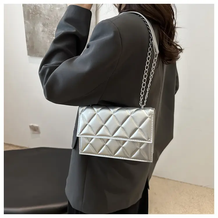 Black Rhombic Chain Crossbody Bag for Women — feature 32