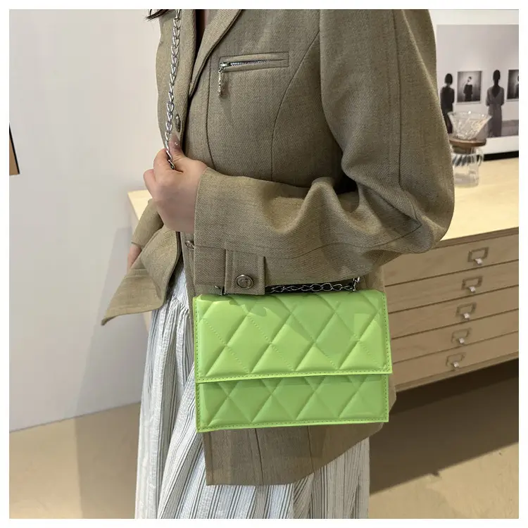 Black Rhombic Chain Crossbody Bag for Women — feature 40
