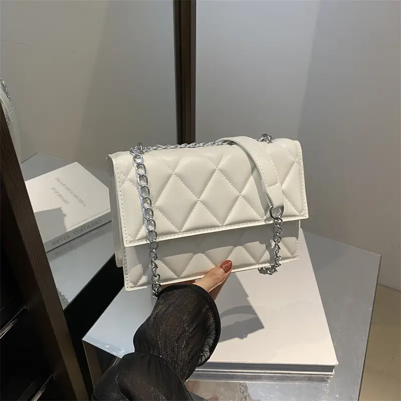 Black Rhombic Chain Crossbody Bag for Women - Image 2