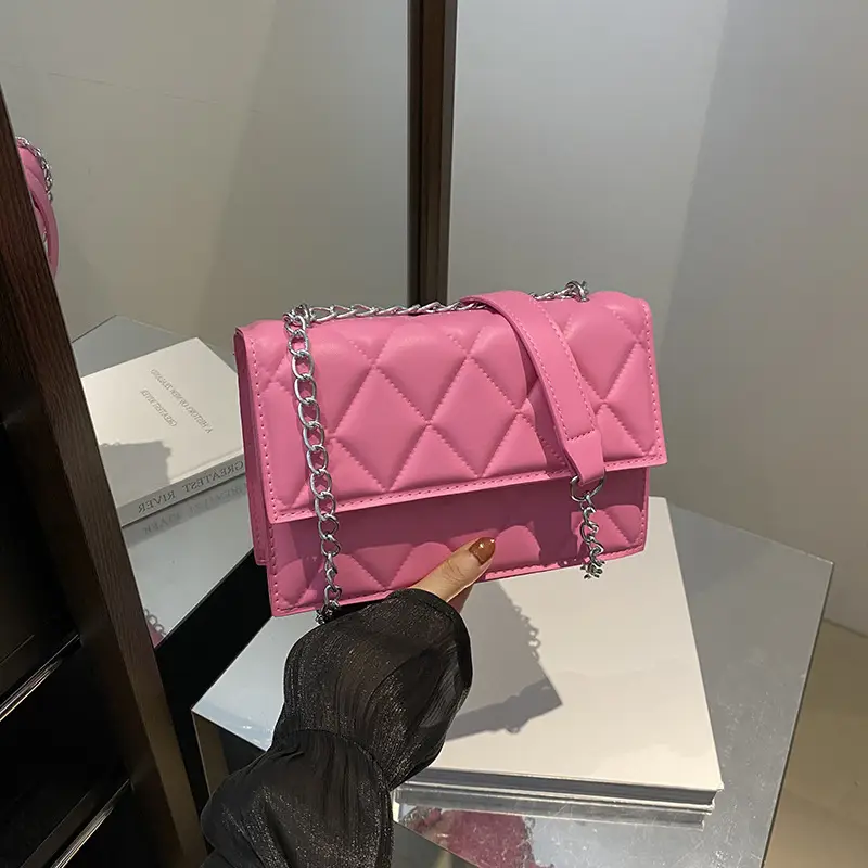 Black Rhombic Chain Crossbody Bag for Women - Image 4