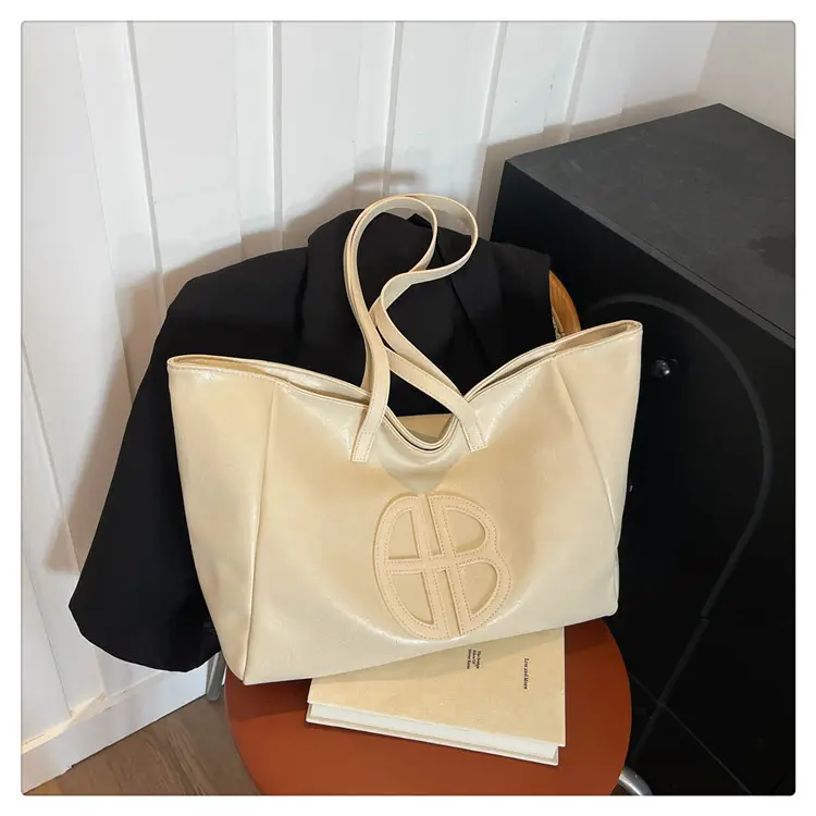 Black Leather Shoulder Bag for Women 2025 Spring Summer — feature 15