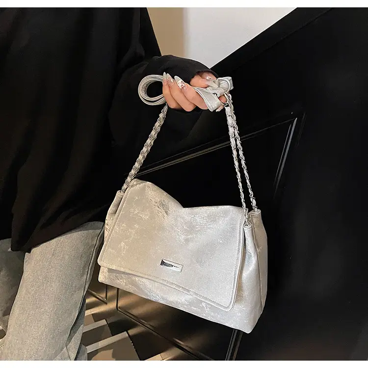 Brown Velvet Chain Shoulder Bag for Women 2025 — feature 15